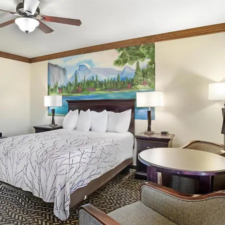 Best Western Plus Yosemite Gateway Inn Oakhurst Exterior photo